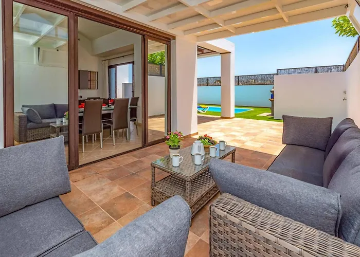 Janubio By * プラヤ・ブランカ